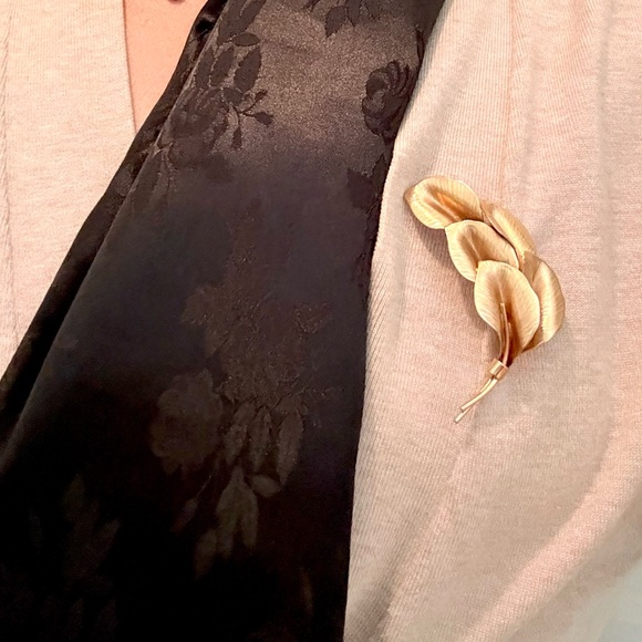 Rare and Beautiful Vintage Calla Lily Brooch. - Picture 5 of 6